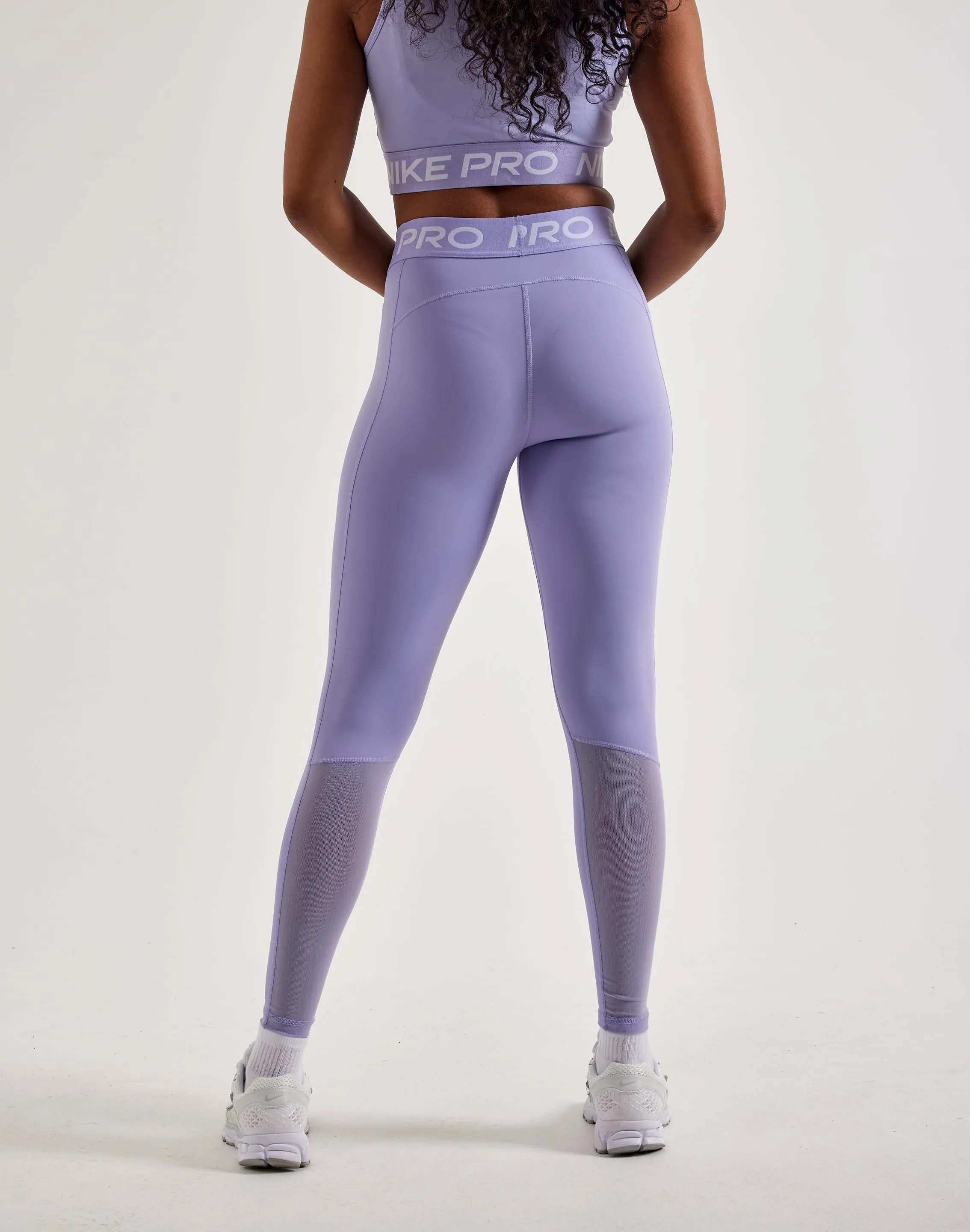 Nike Pro Mid-Rise Mesh-Paneled Leggings TearResistantMaterial