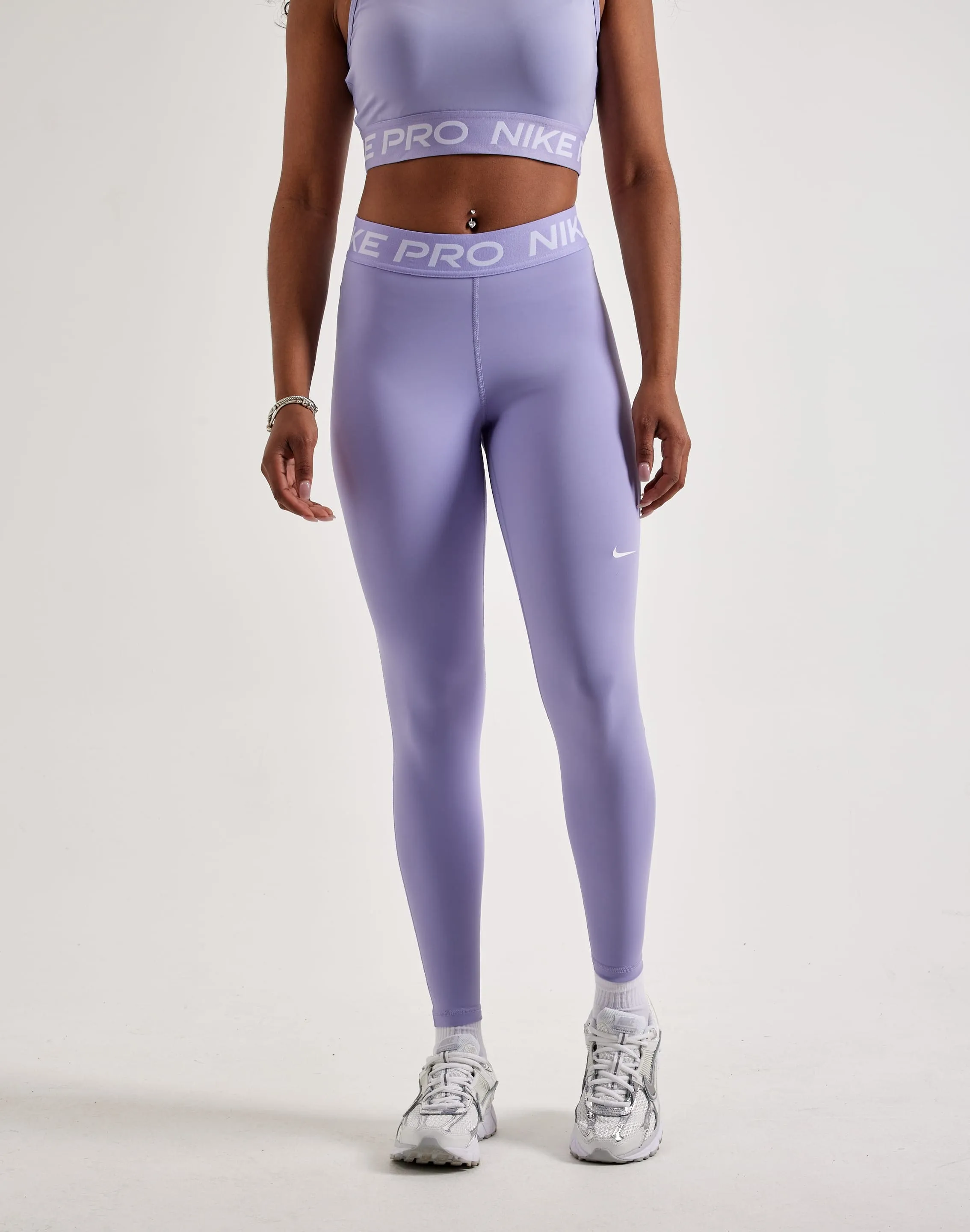 Nike Pro Mid-Rise Mesh-Paneled Leggings EcoCertifiedTextile Inner Glow