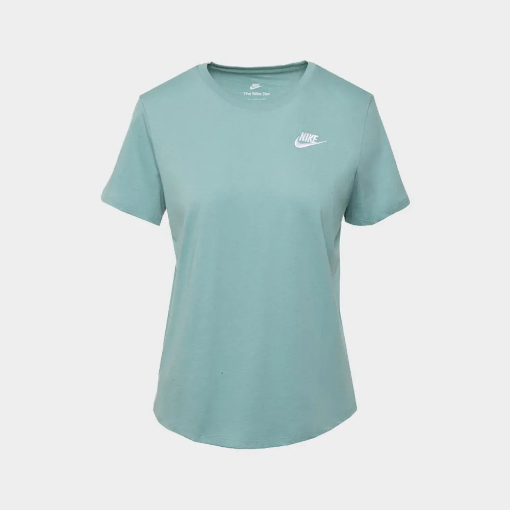 Nike Womens Sportswear Club Essentials Tee Green HypoallergenicTextile