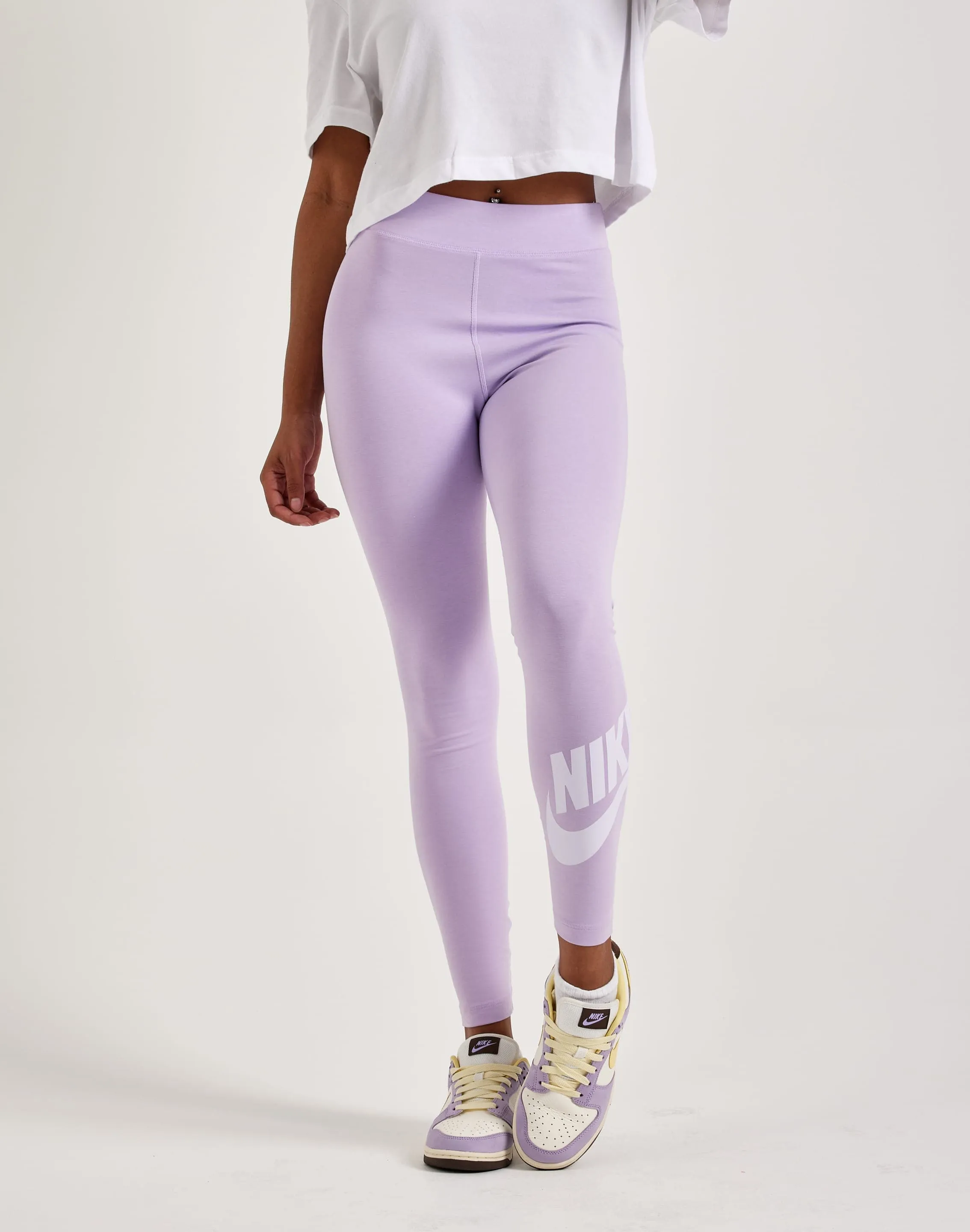 Focus Fit Game Day Nike Classics High-Rise Futura Leggings
