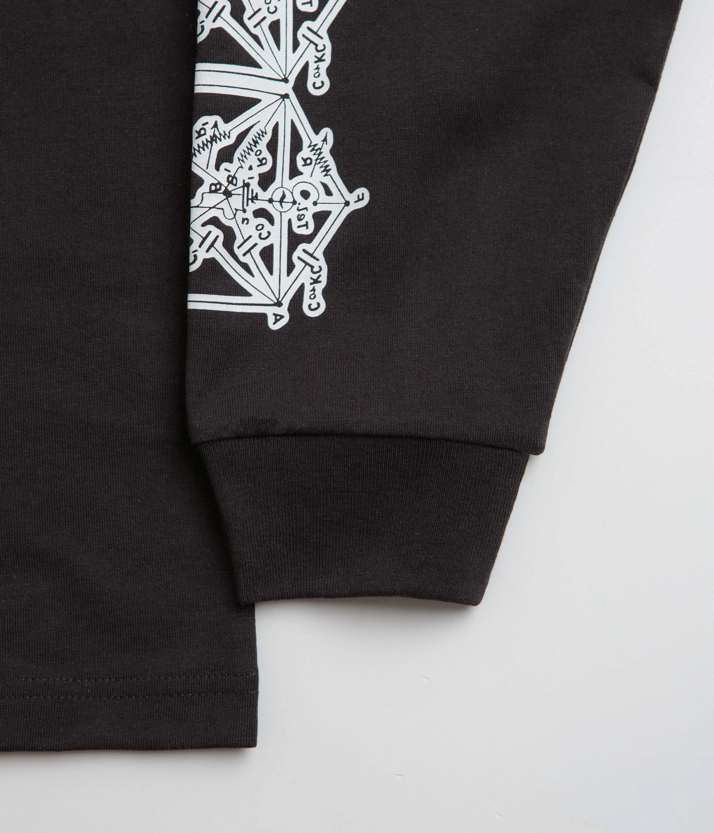 The Trilogy Tapes Envelope Goat Long Sleeve T-Shirt - Black Curvy Fit Tiered hem
