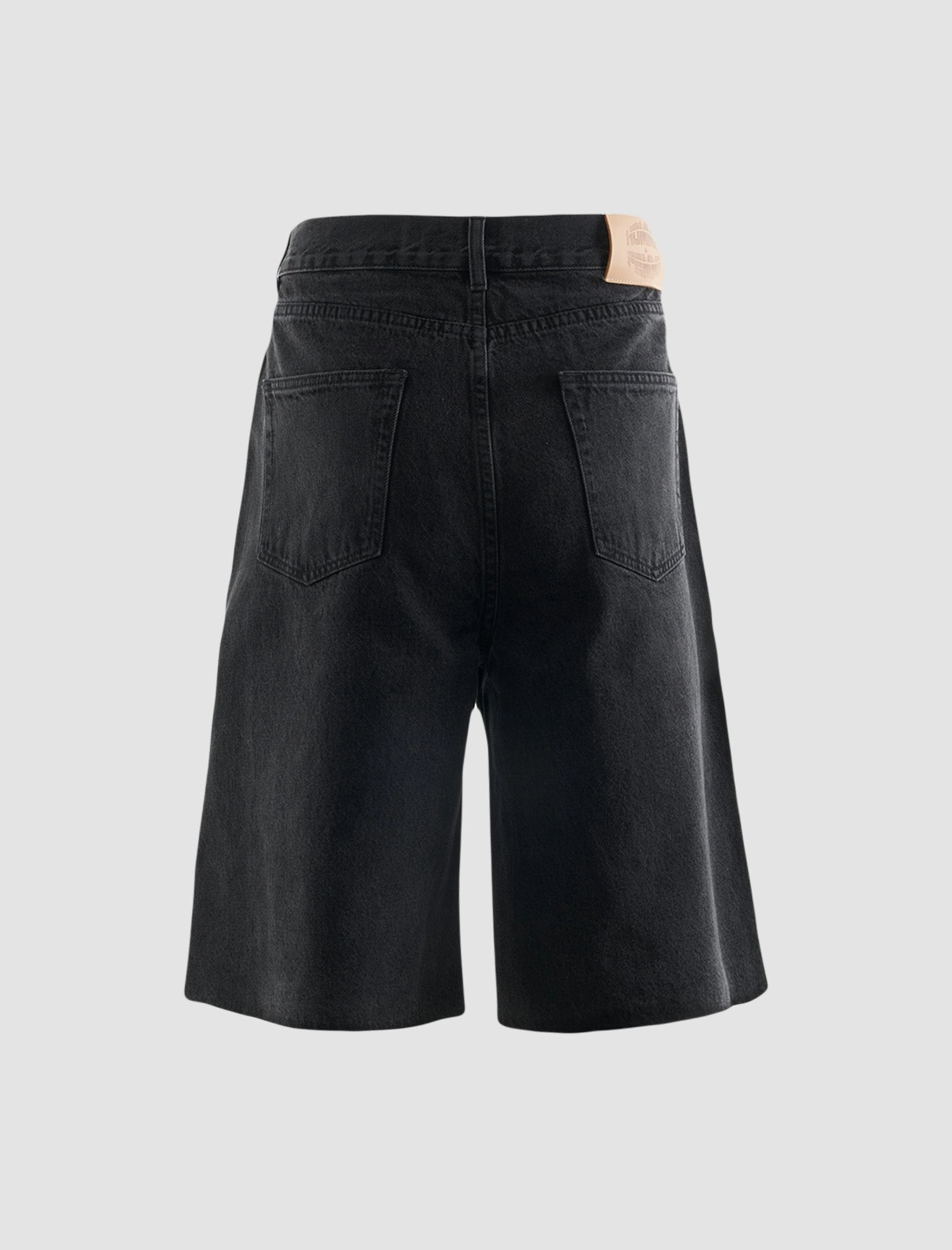 STUDDED DENIM SHORTS Seamless construction Vintage Wash