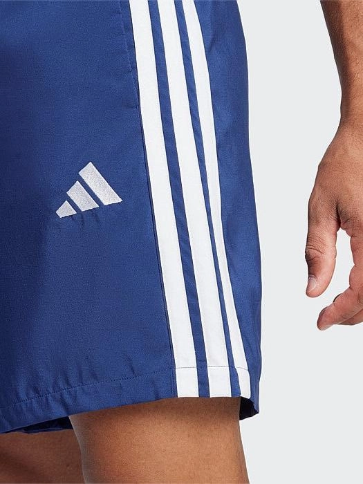 Anti Static Treatment Wrinkle resistant fabric Essential 3-Stripes Chelsea Shorts