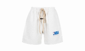 ESSENTIALS SWEATSHORT "NBA - LIGHT HEATHER" AirflowOptimized HighElasticity Fiber