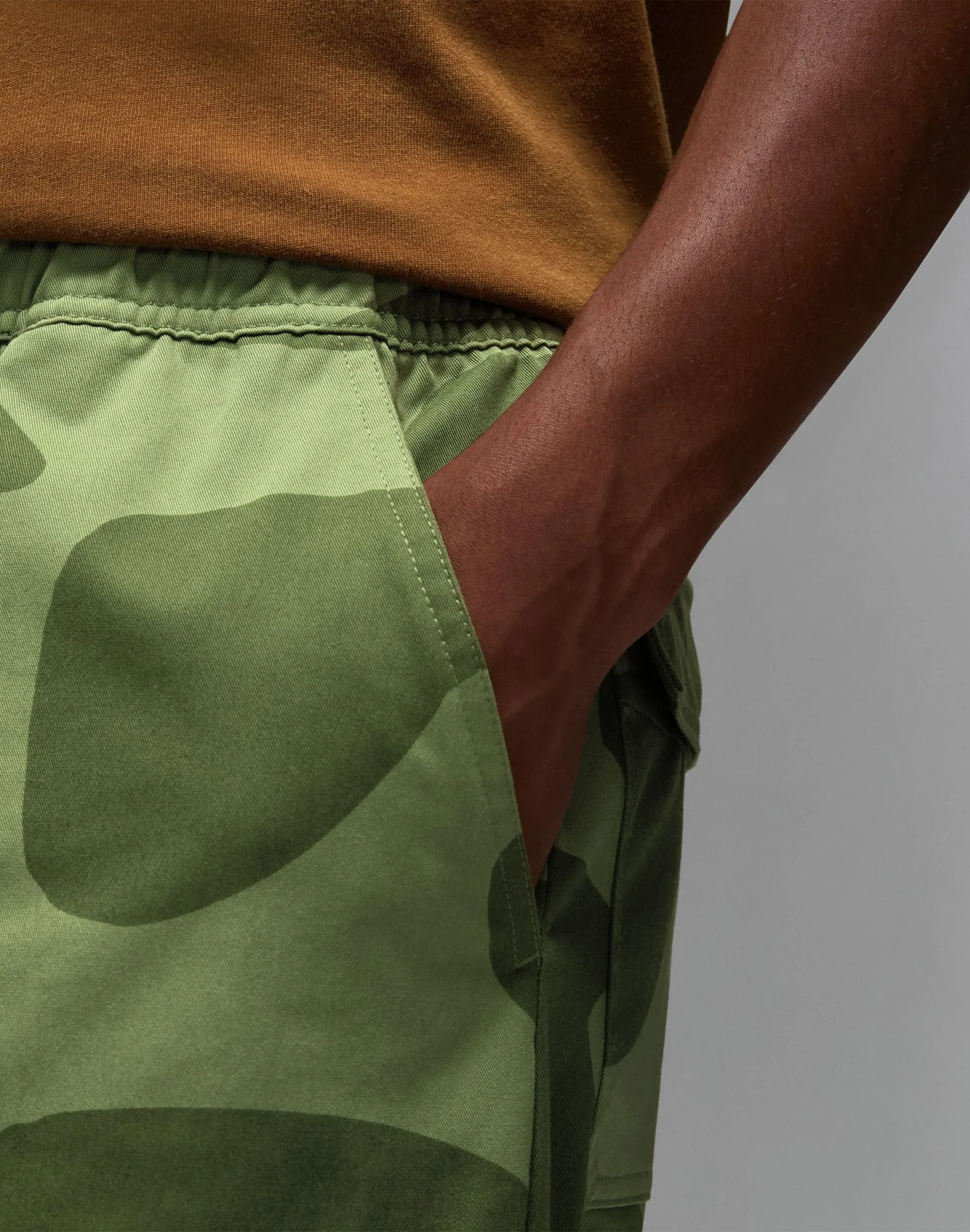 Nike Essentials Chicago Statements Pants StainRepellentSurface Breathable Stretch Fabric