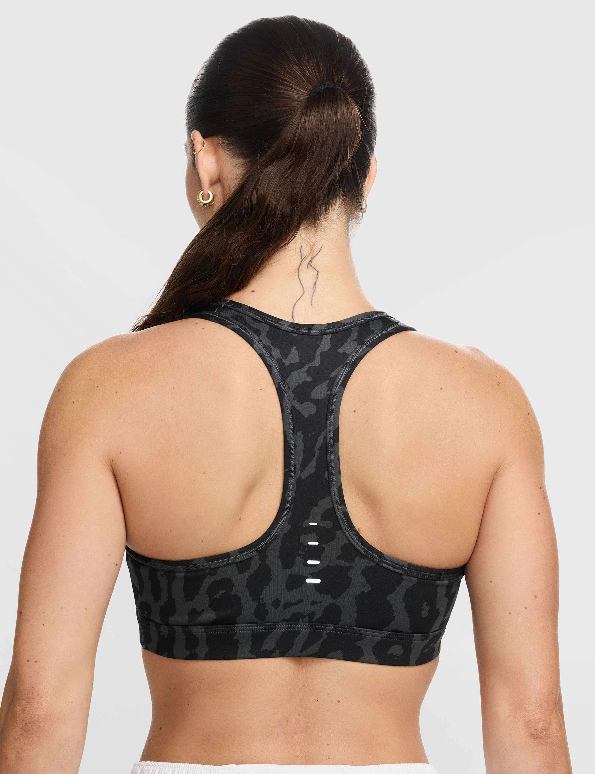 Swoosh Medium Support Printed Sports Bra - Black/Reflective Silver Decorated Outdoor Activity