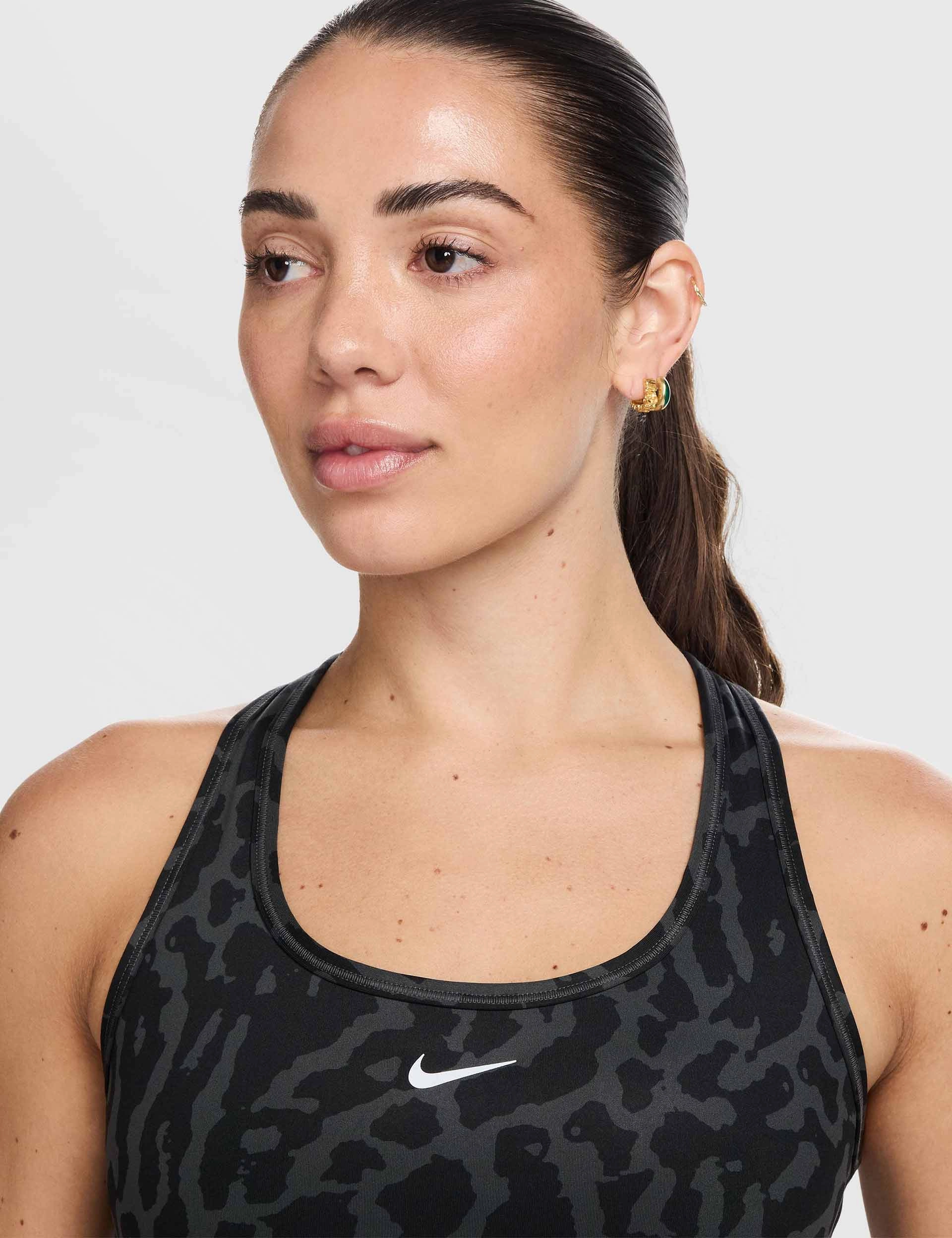 Swoosh Medium Support Printed Sports Bra - Black/Reflective Silver Maternity
