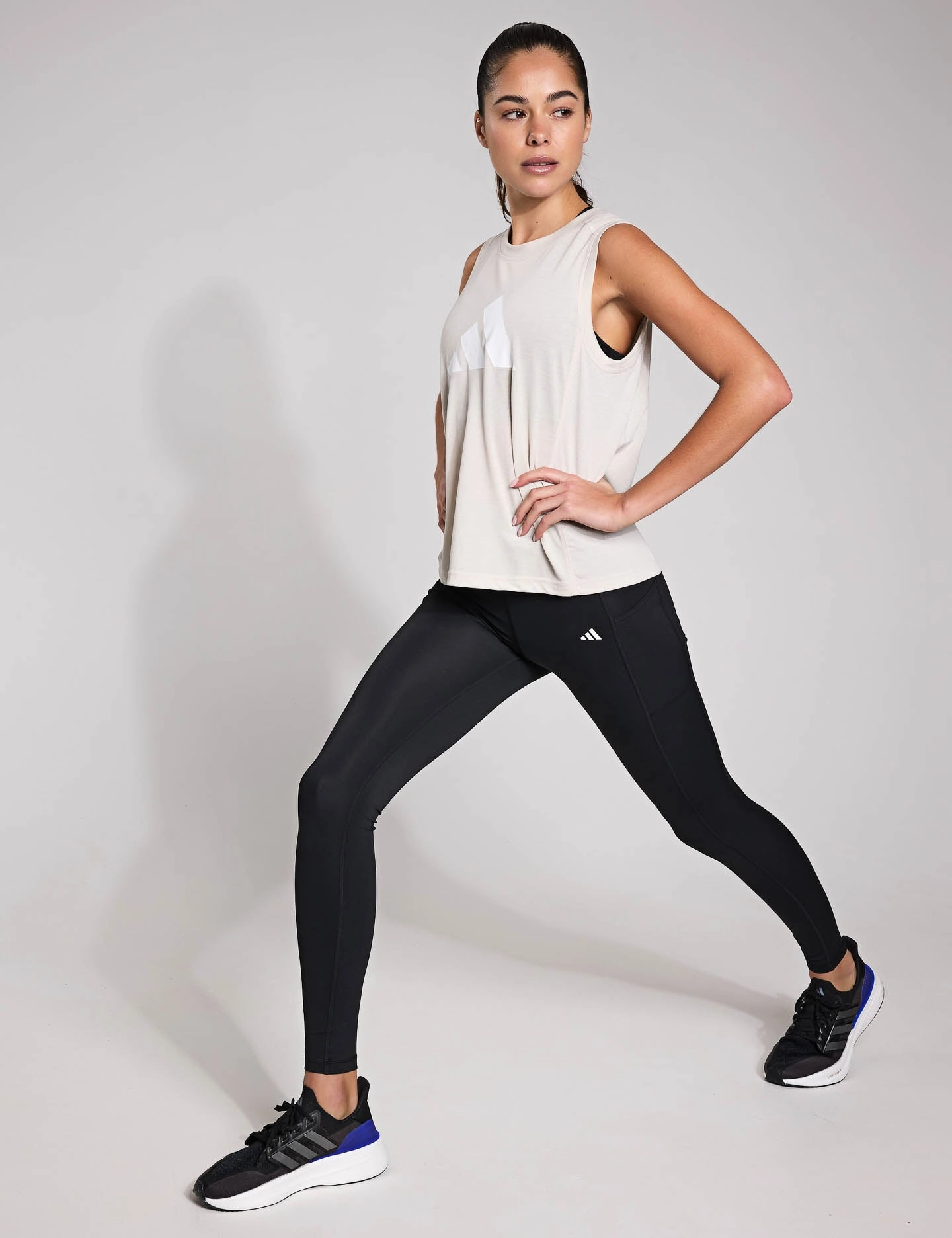 Train Essentials Big Performance Logo Training Tank Top - Wonder Alumina/White Water Resistant