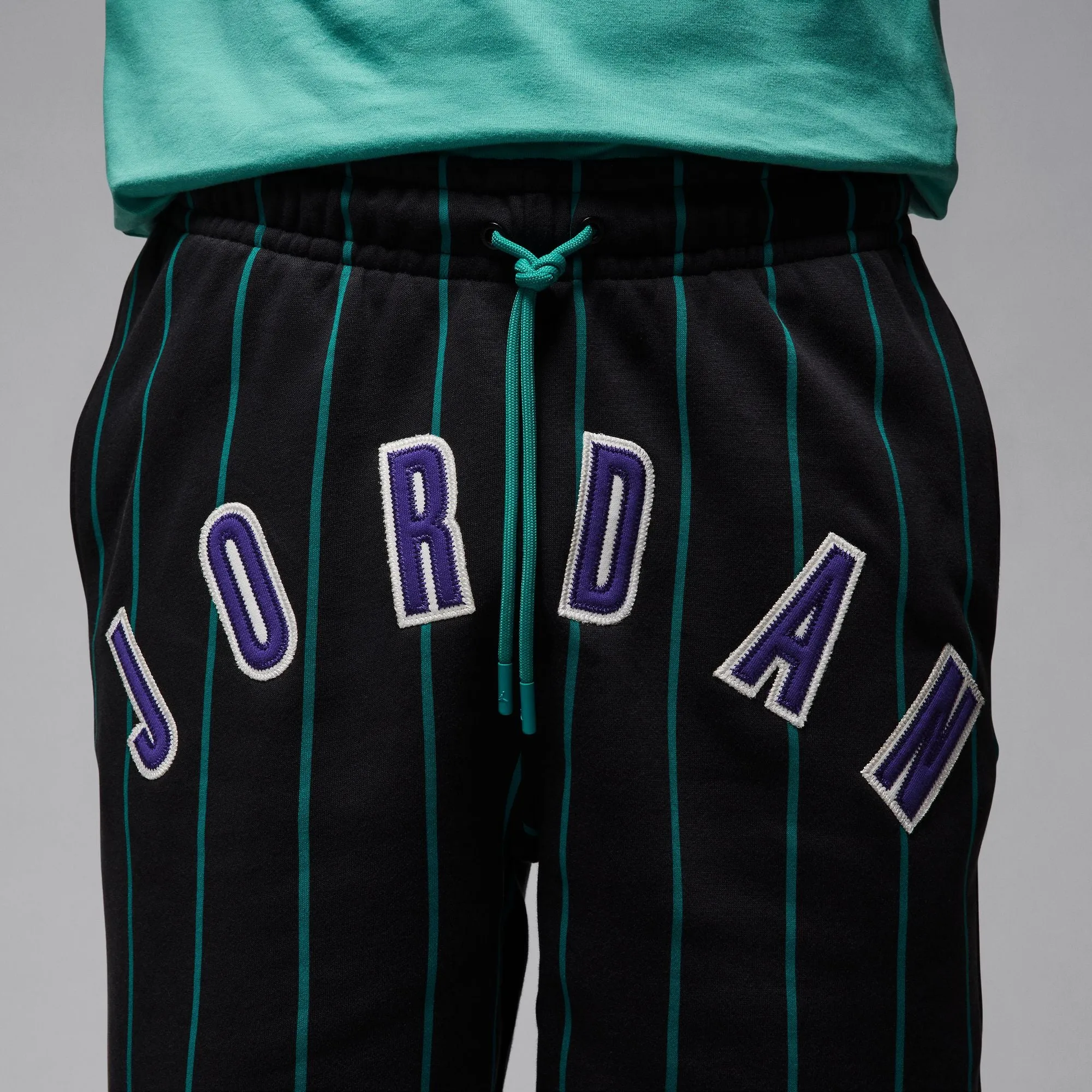 AdjustableWaistband EasyAdjustStraps Jordan Stripe Shorts (Black)