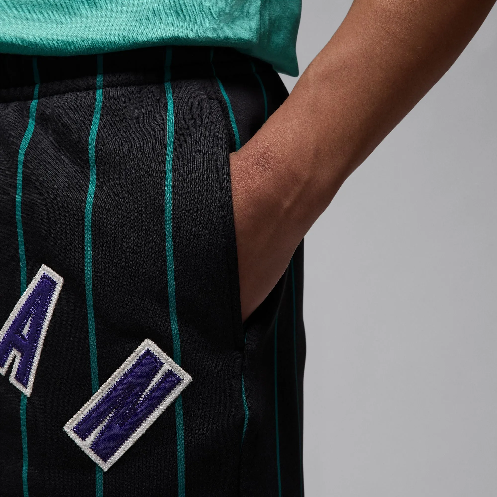 FadeResistant Color Jordan Stripe Shorts (Black)