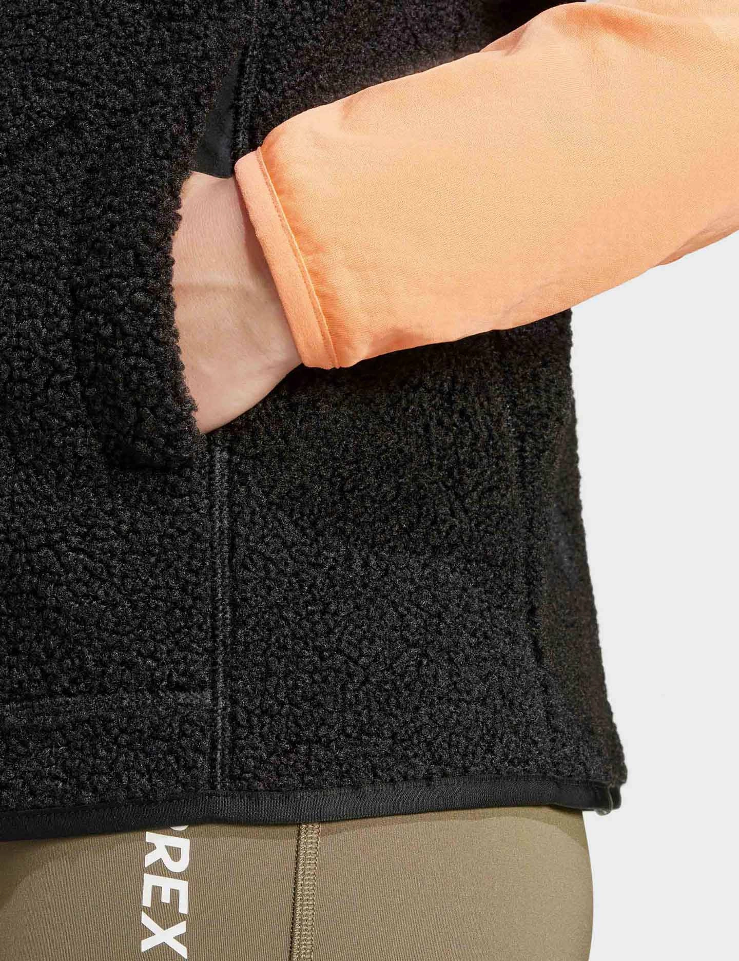 Universal Fit Framework Flatlock stitching Terrex Xploric High Pile Fleece Vest - Black