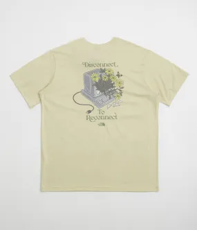 The North Face Connected Relaxed Graphic T-Shirt - Gravel pool venue Short Length