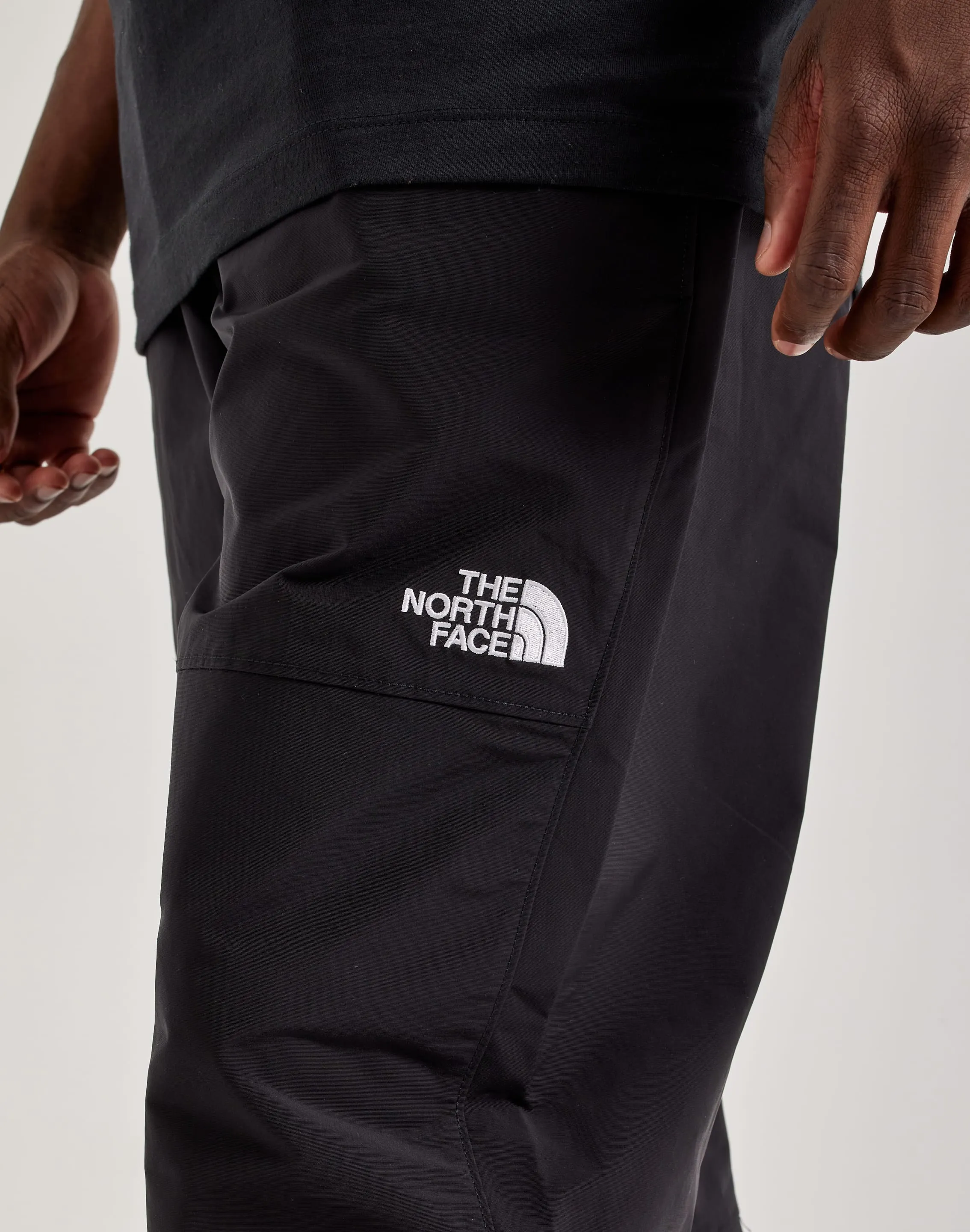 MultiPocket Design The North Face Easy Wind Pants