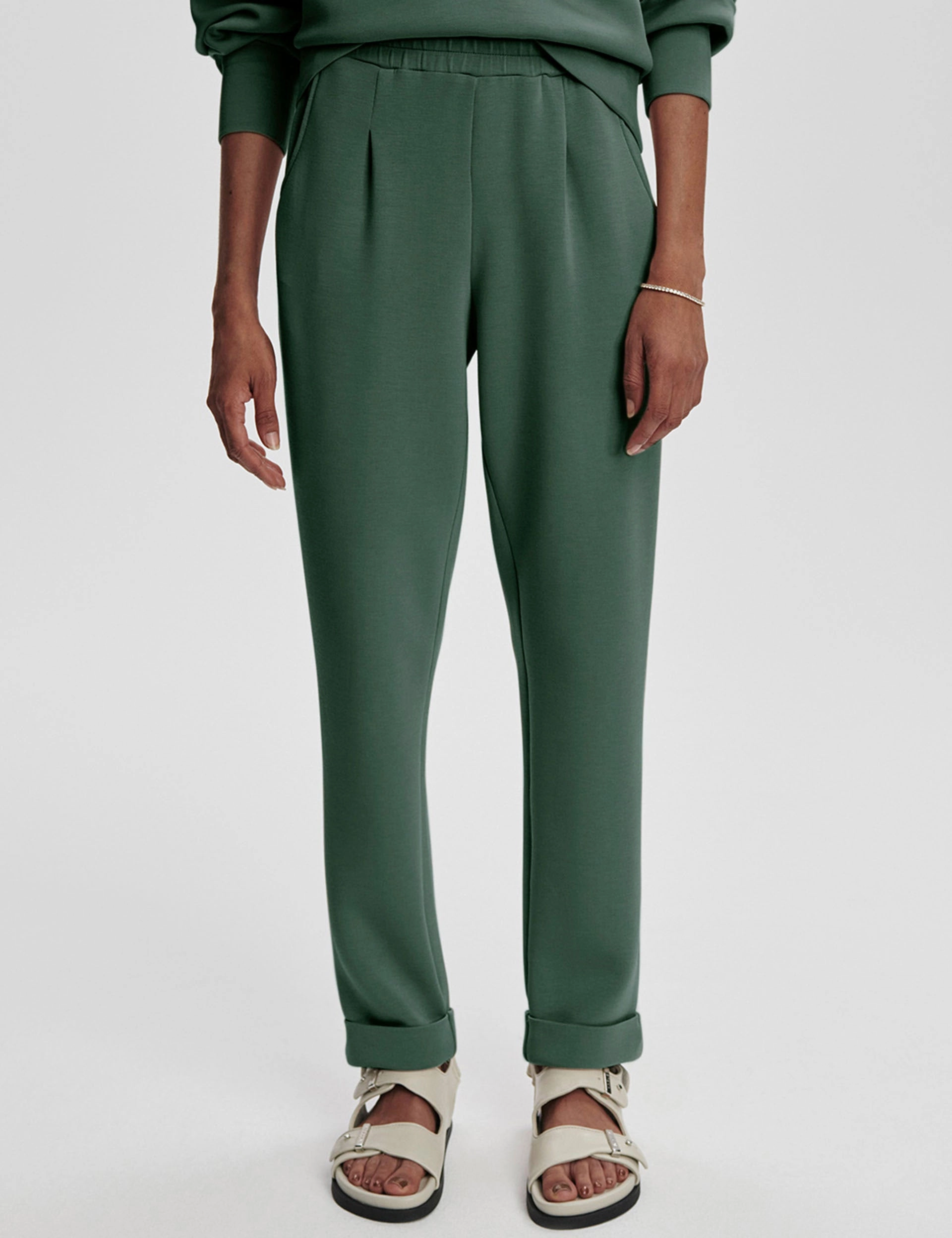 The Rolled Cuff Pant 25" - Cilantro Non SlipInnerLayer Anti Static Weave