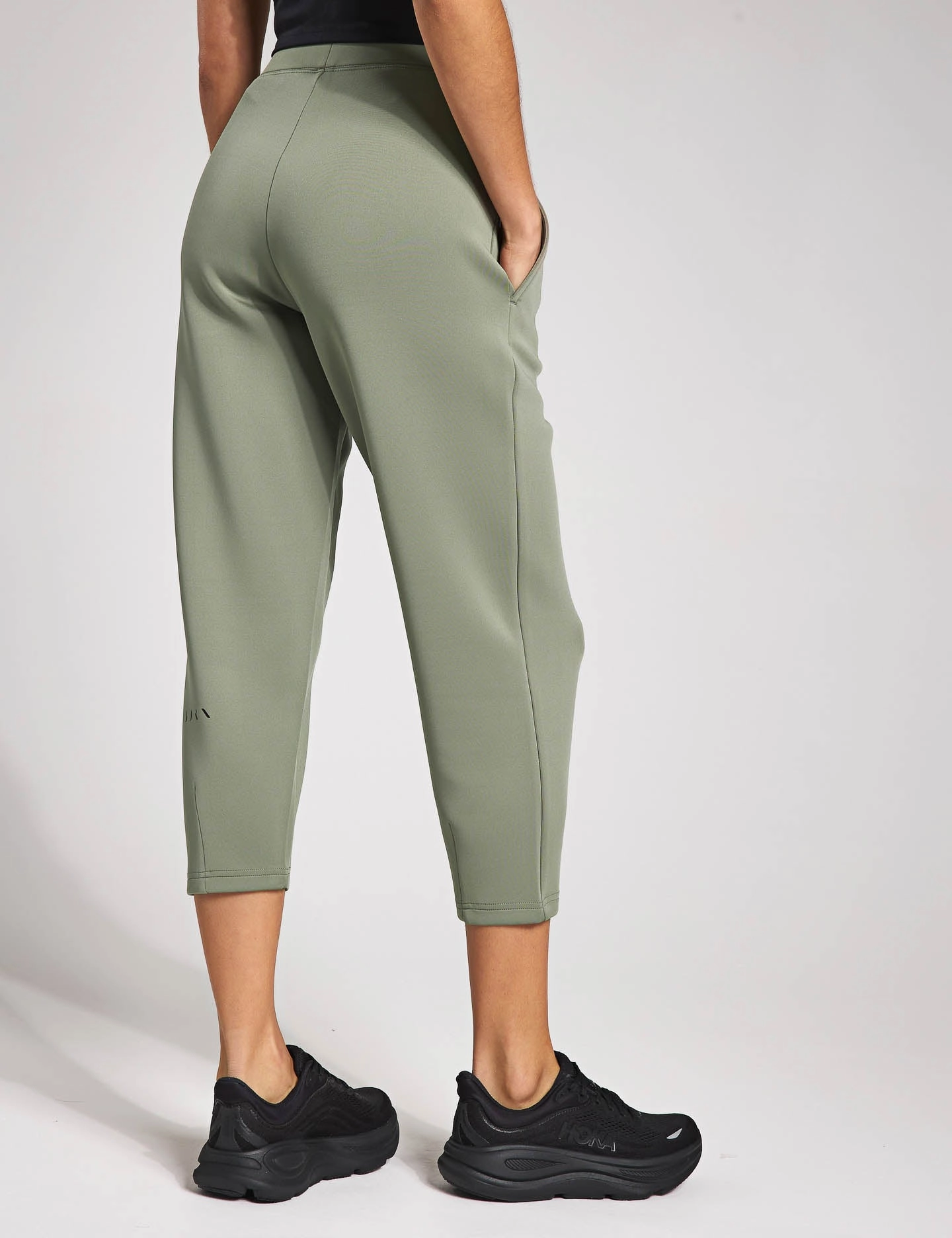 Moisture Lock Technology Isolde Joggers - Camuflaje