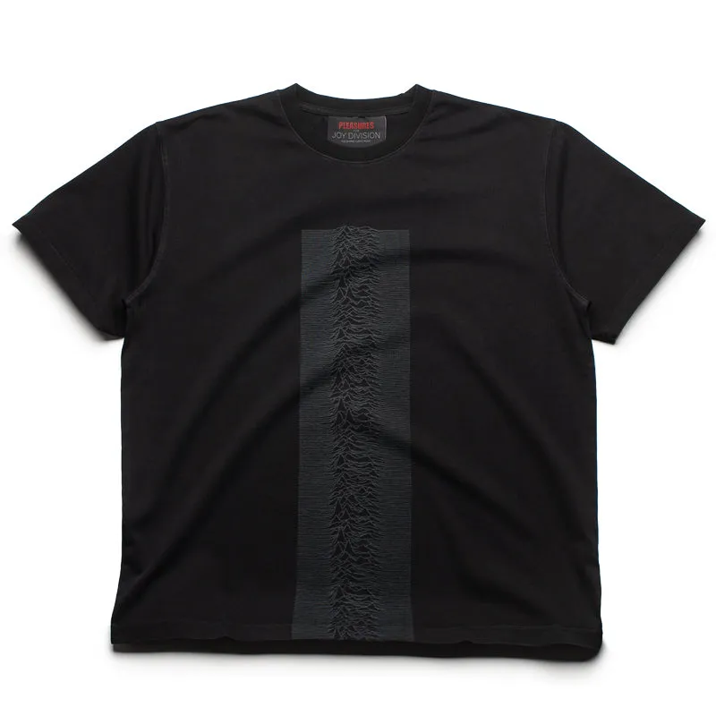 Pleasures Waves Tee - Black theme park