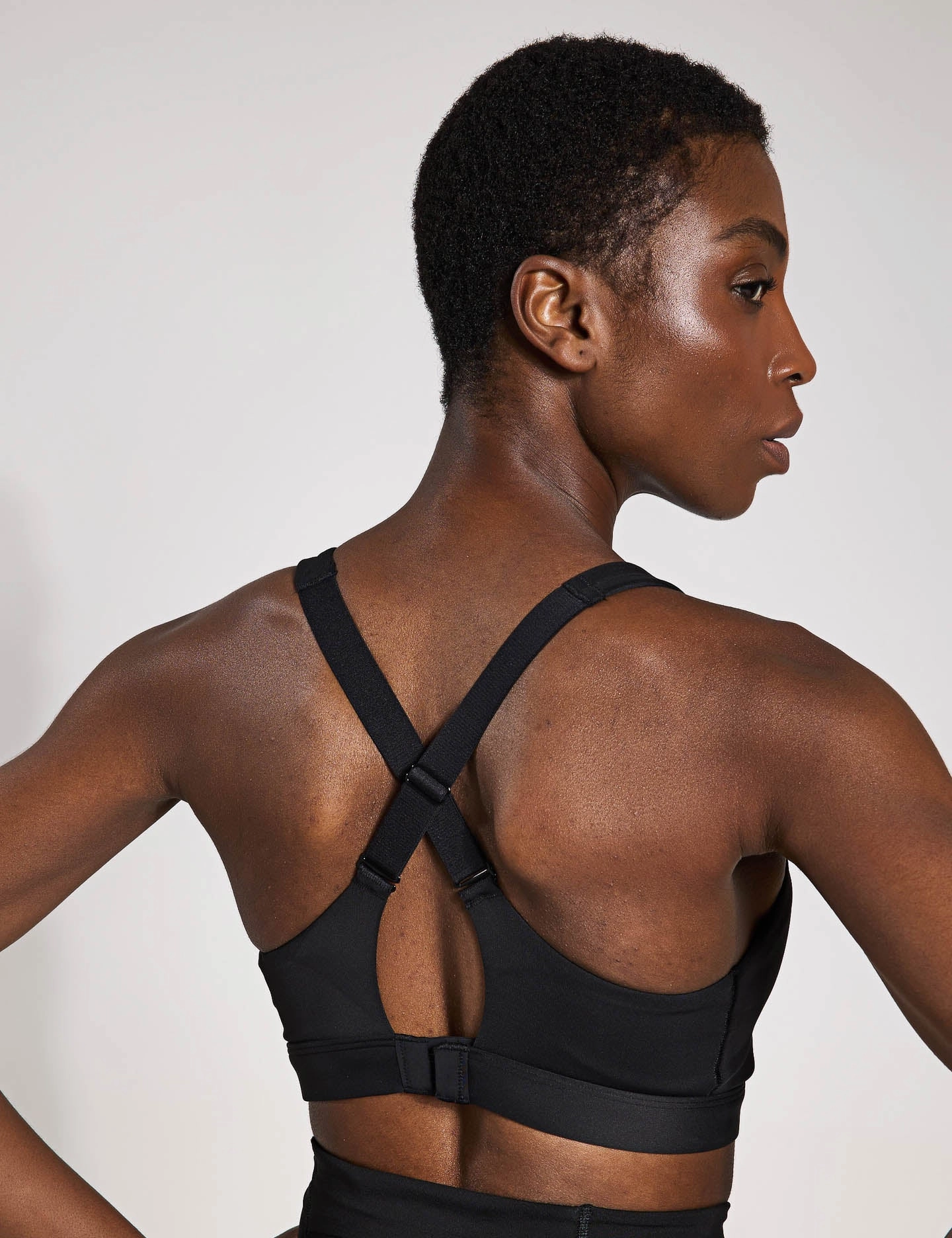 Glued seams TLRDREACT Training High-Support Bra - Black