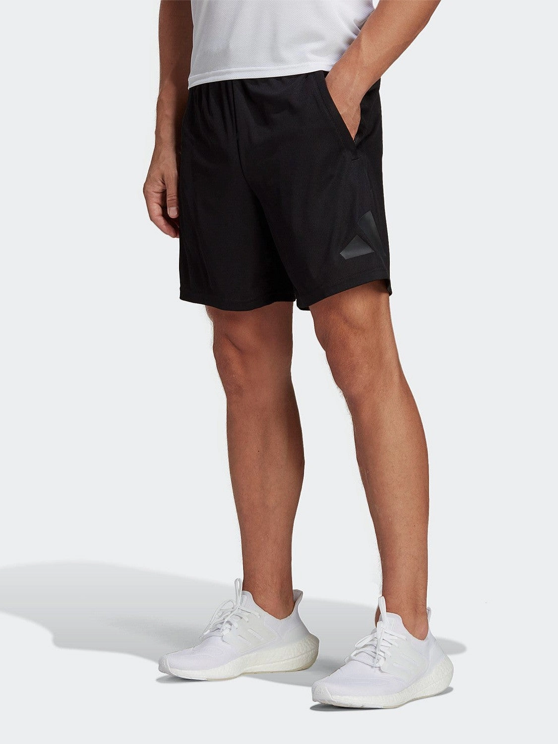 Train Essentials Logo Training Shorts Chic Comfort Leather Look