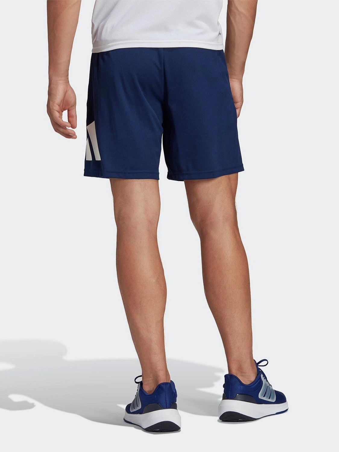 Stylish Fit Train Essentials Logo Training Shorts