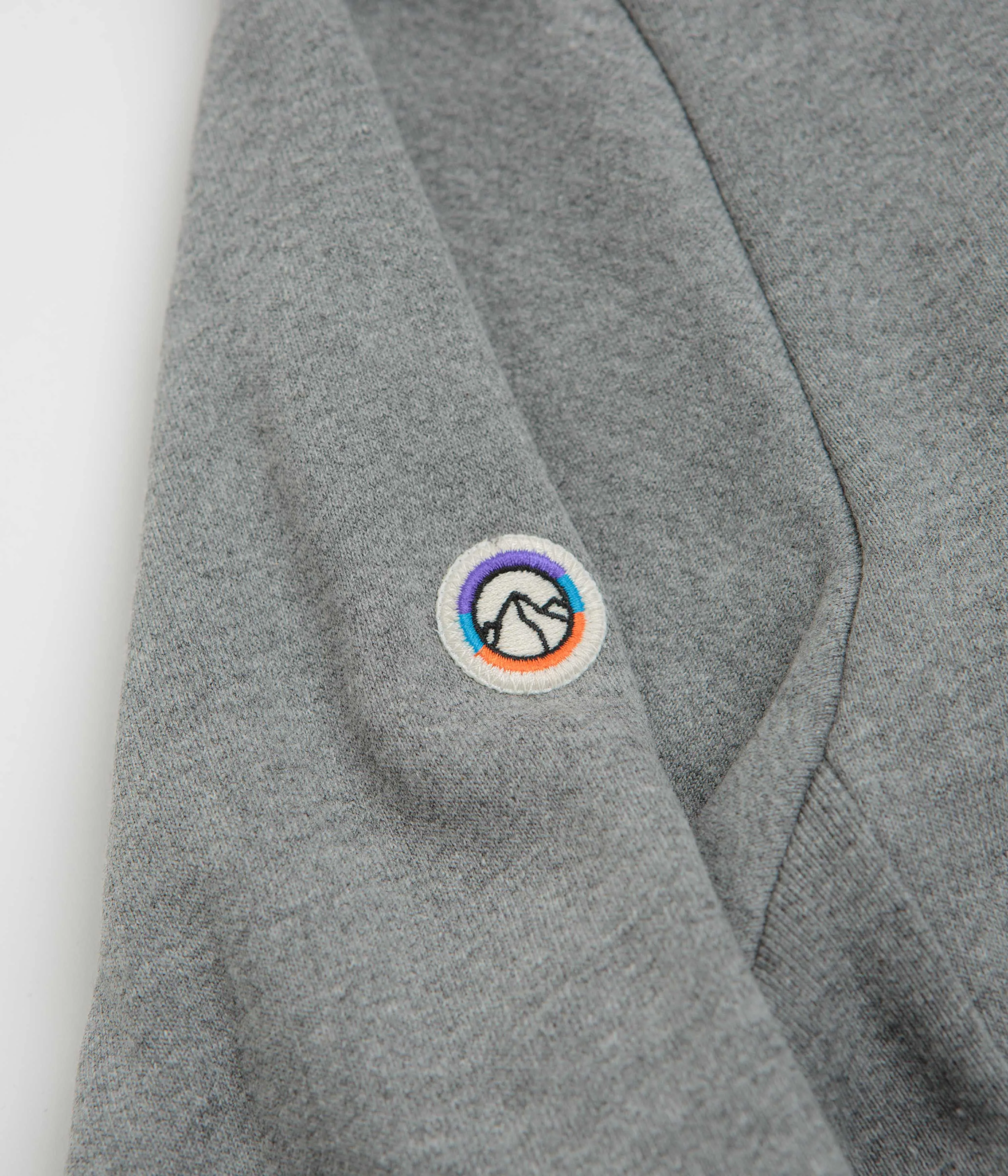 product hiking suitable durability teenagers Patagonia Fitz Roy Icon Uprisal Crewneck Sweatshirt - Gravel Heather