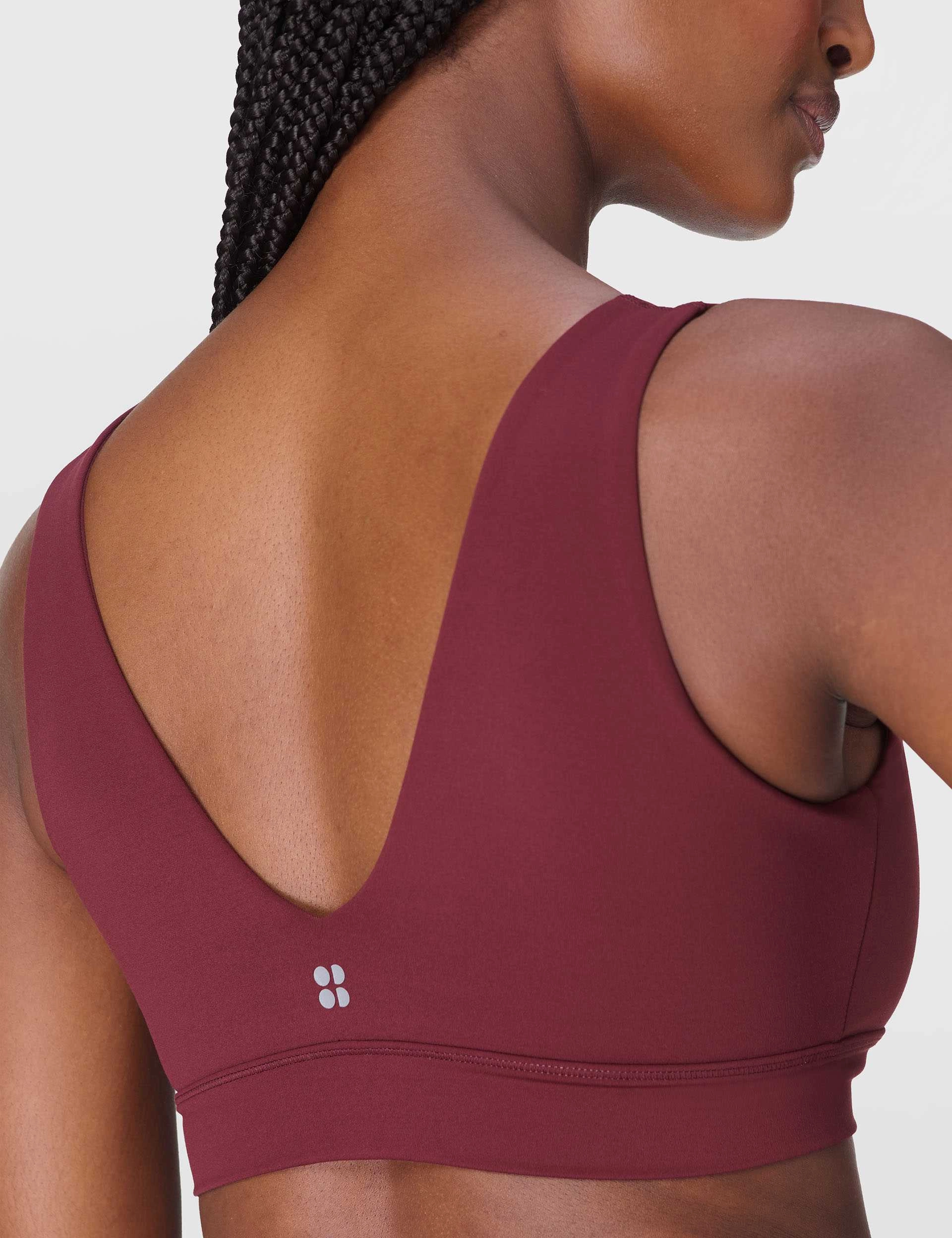 Extra-large seams Topstitching seams Ultimate Studio Voop Bra - Garnet Red