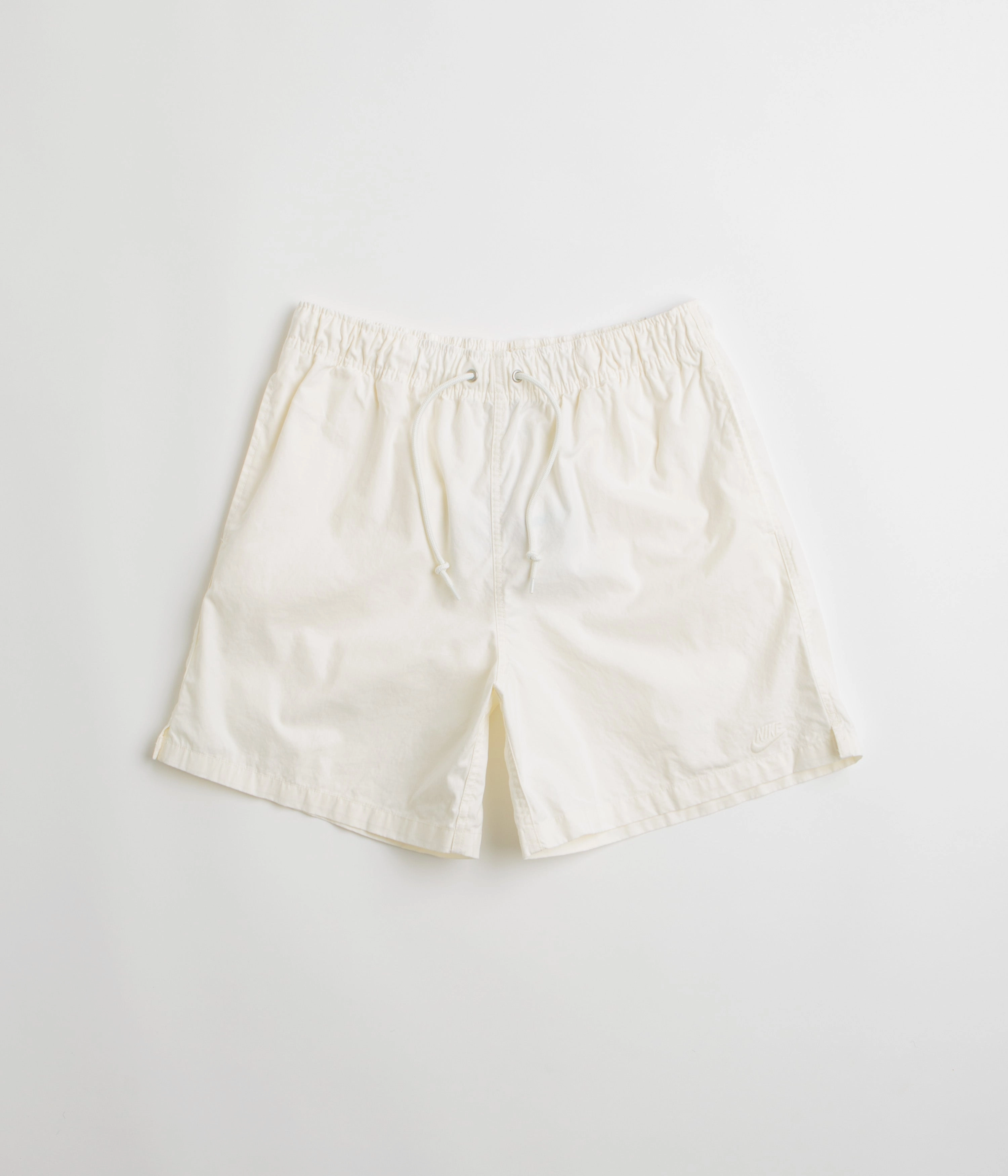 Nike Club Flow Wash Shorts - Sail / Sail neon colors