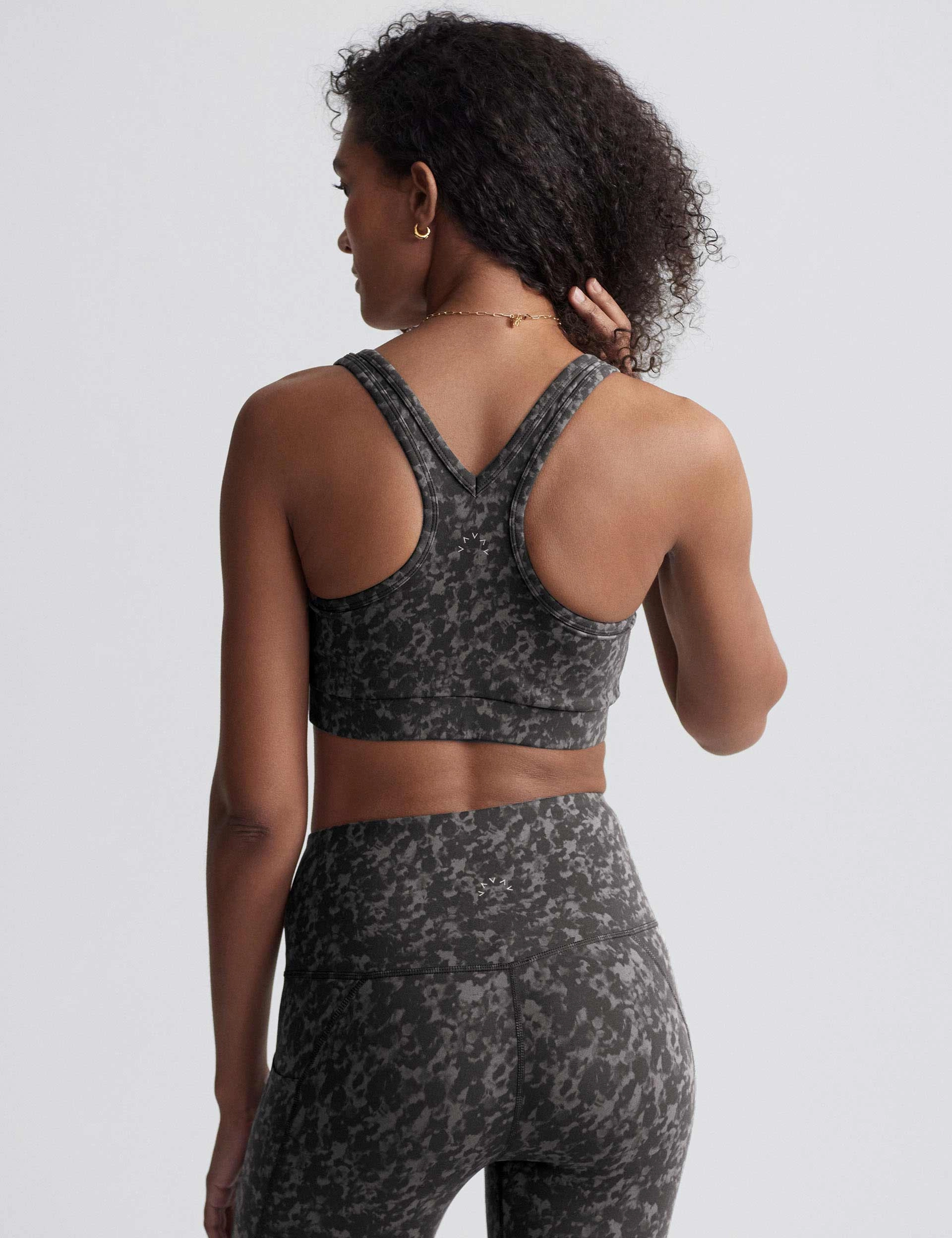 Move Selma Bra - Obsidian Dew Pilates outfit runners