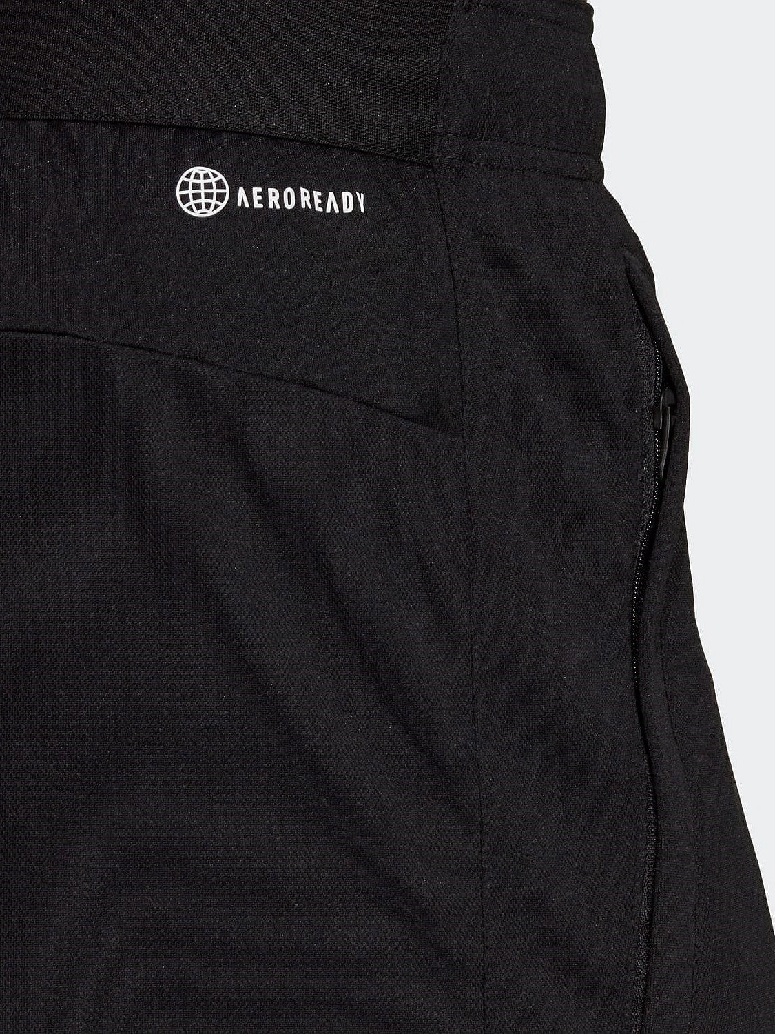 Train Essentials Logo Training Shorts Reflective details