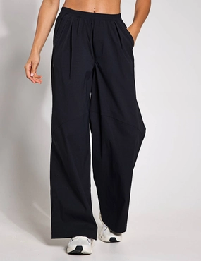 ZeroIrritationSeams Unstoppable Woven Parachute Pants - Black