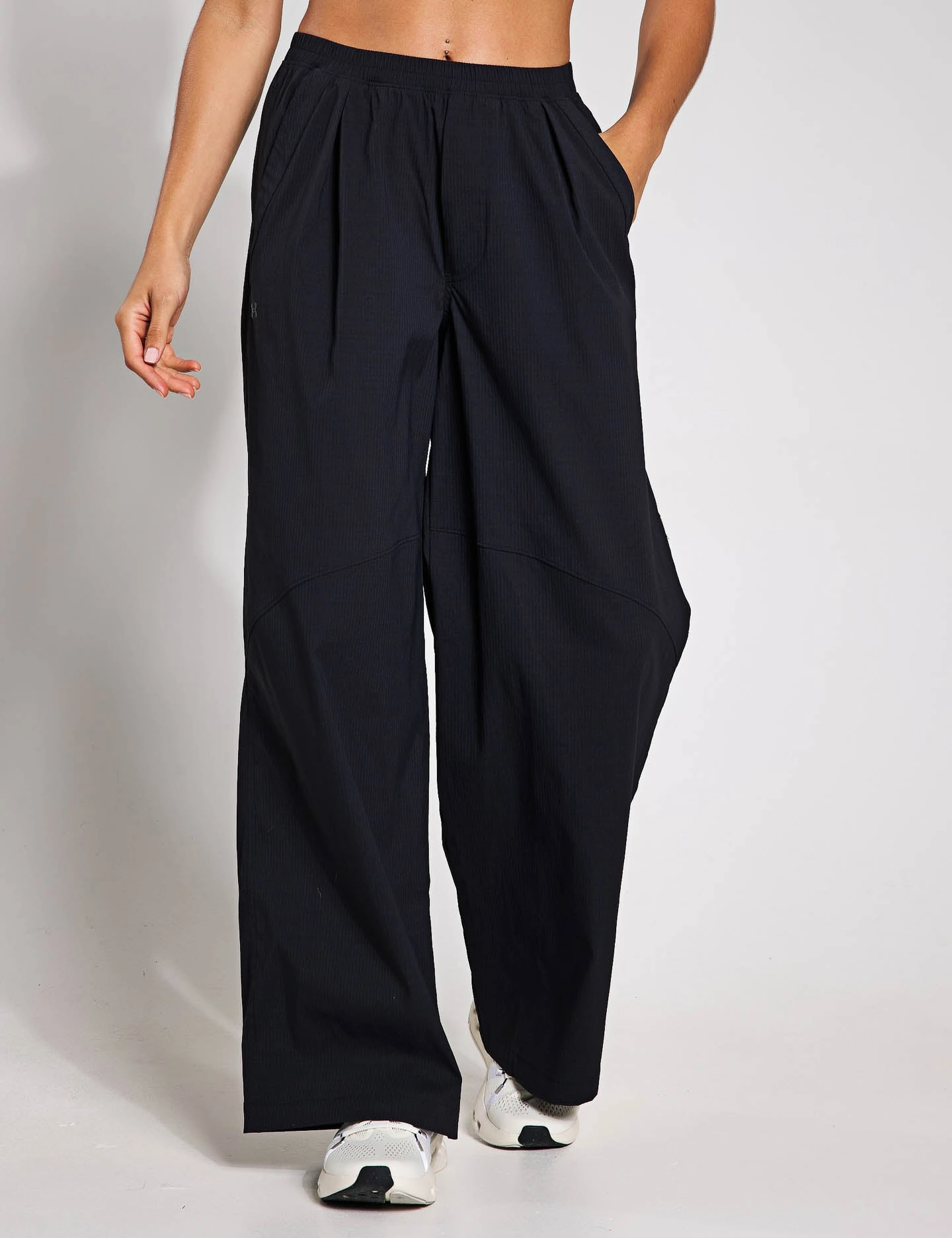ZeroIrritationSeams Unstoppable Woven Parachute Pants - Black
