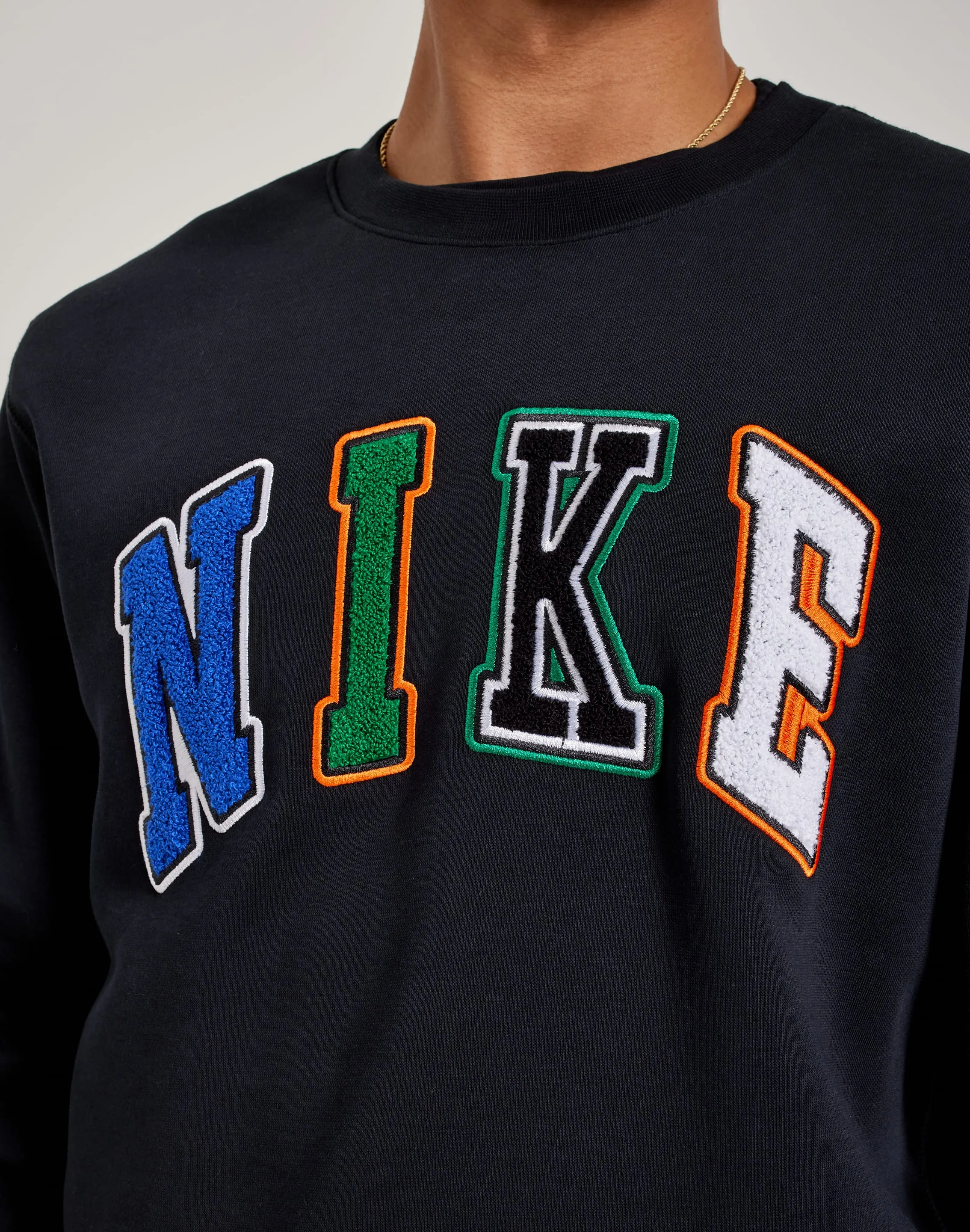 Nike Club Crewneck Sweatshirt CompressionFreeCuffs SnagProofMaterial