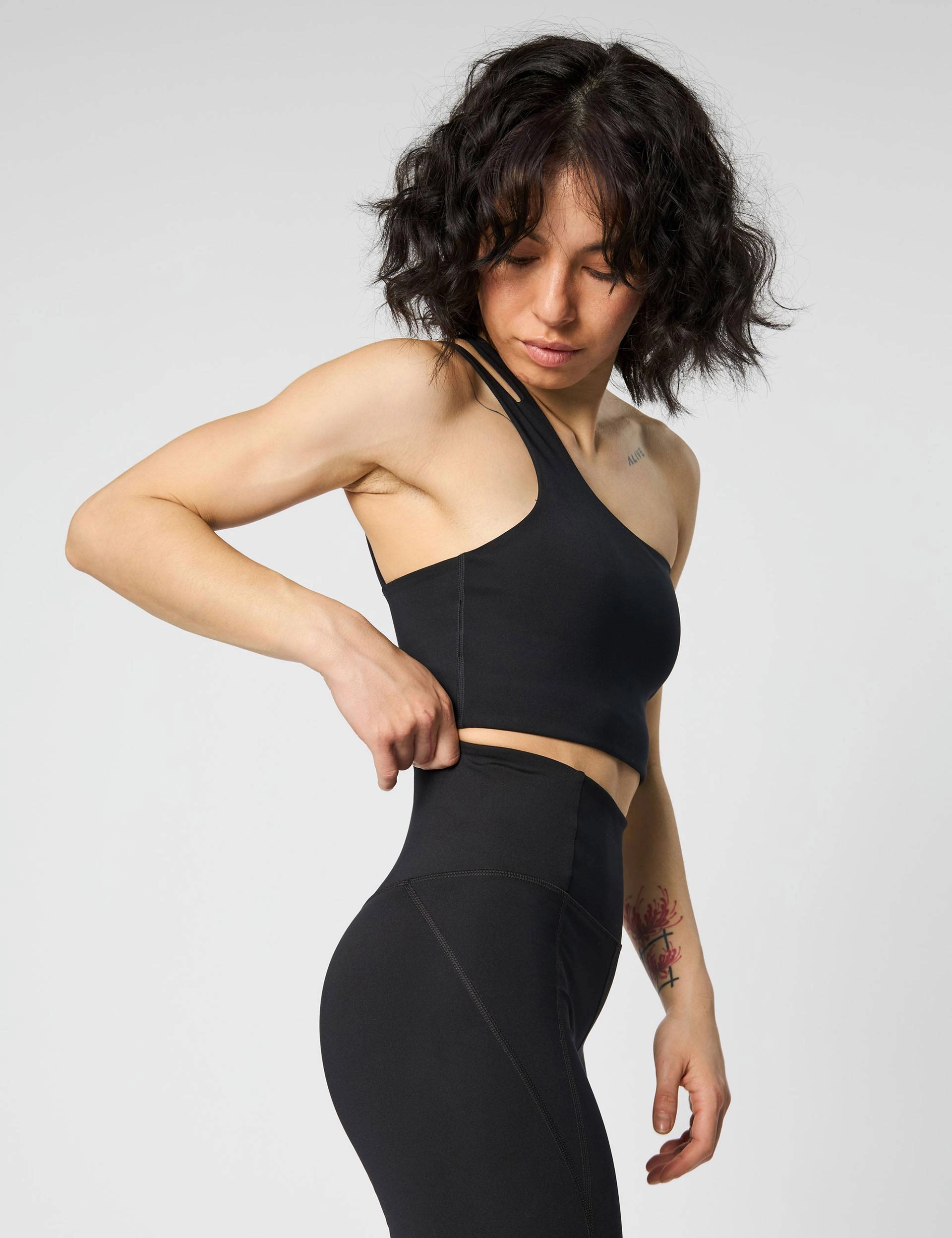 Seam-Free Construction Uma One Shoulder Bra - Black