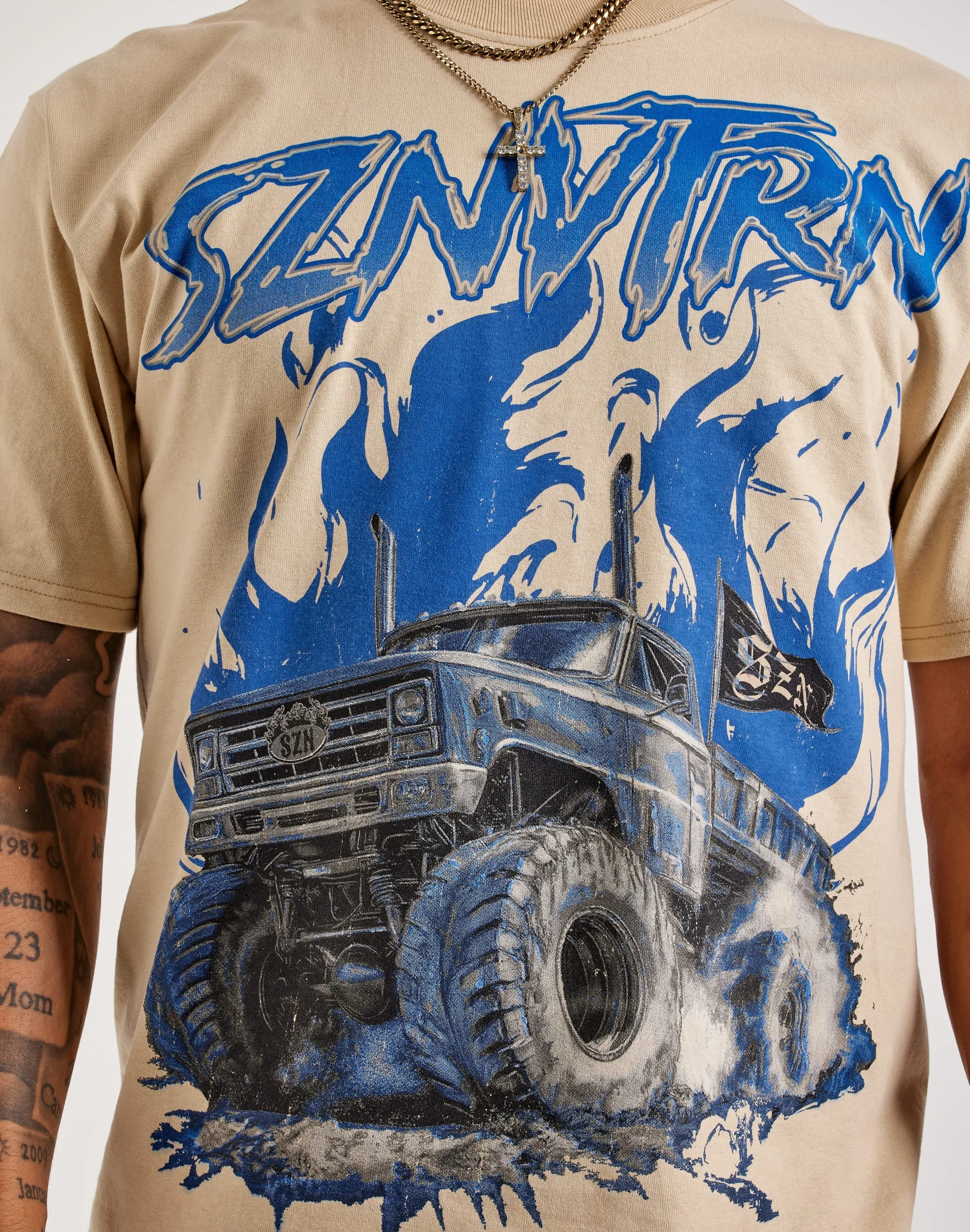 Trap SZN Embrace The Chaos Tee Bonded Seam Technology CompressiveFitFabric