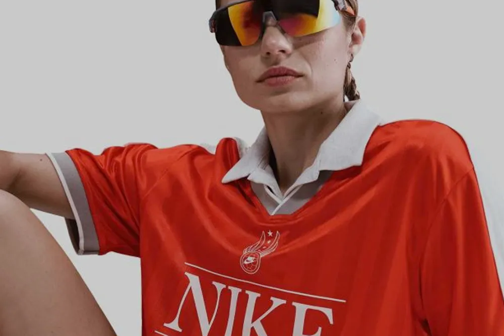 Women's Nike Sportswear V-Neck Jersey Top Thermal regulation