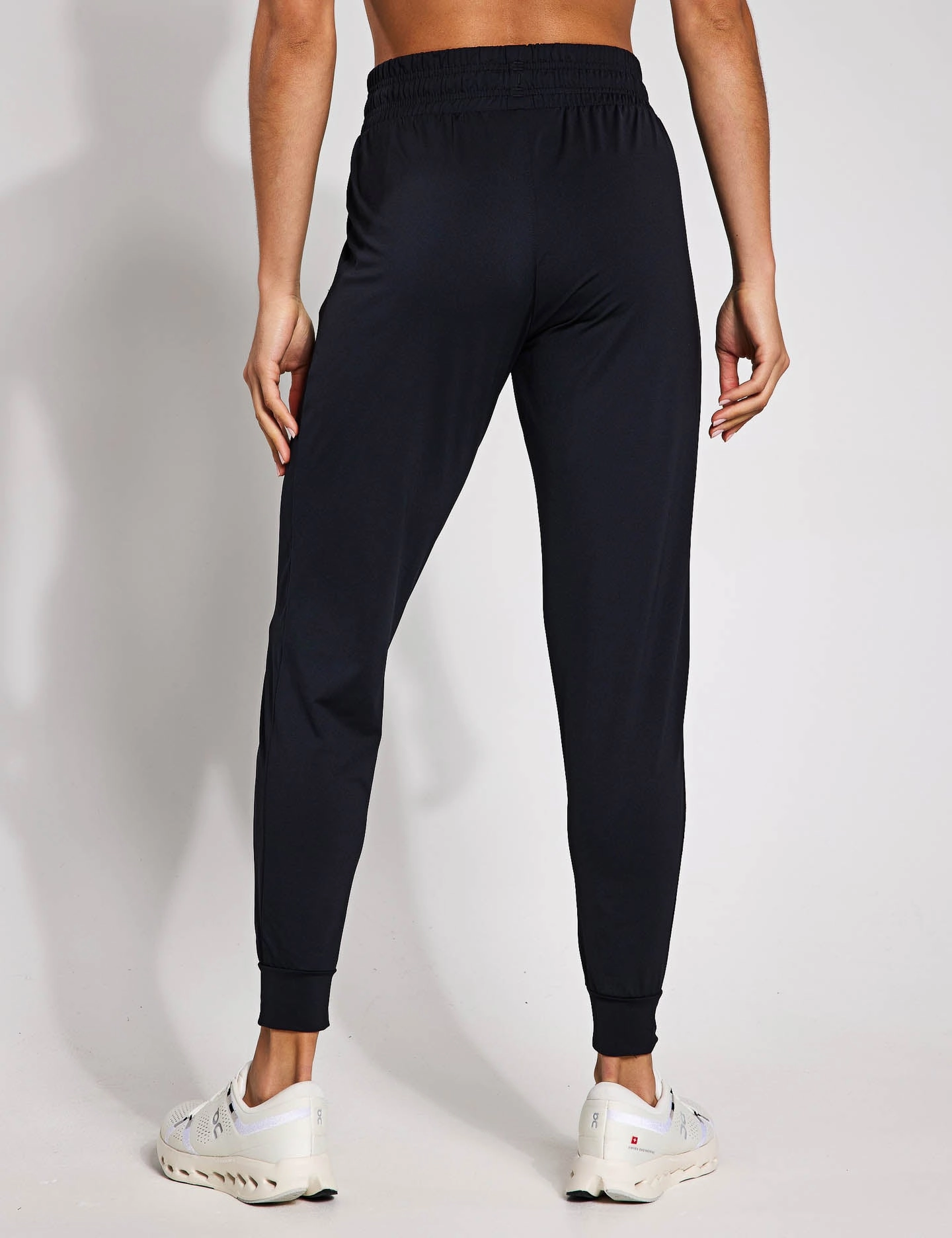 Non Restrictive Fit Dual Layer Fabrication UA Tech Pants - Black/White