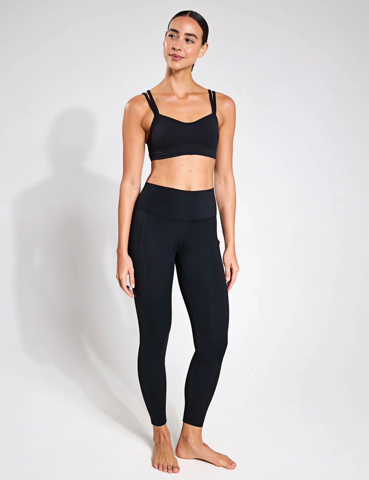 Zenvy Strappy Sports Bra - Black/Sail Adjustable straps seams